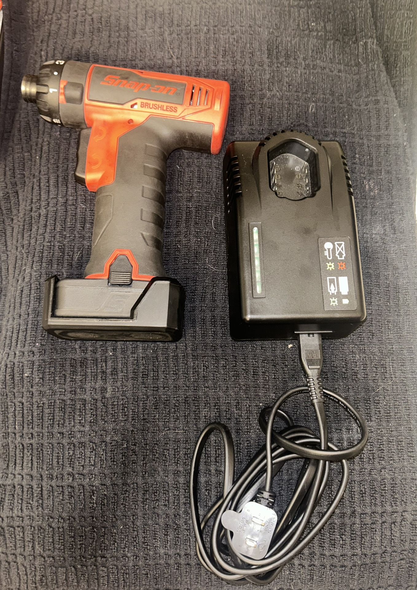 Snap-On Electric Screwdriver With Battery, Charger, And Battery Magnet