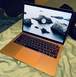 MacBook Air Retina 13-inch Gold (2019) 