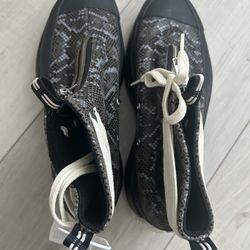 BRAND NEW, NEVER WORN - Converse Run Star Hike Nu Snakeskin High top Sneakers 