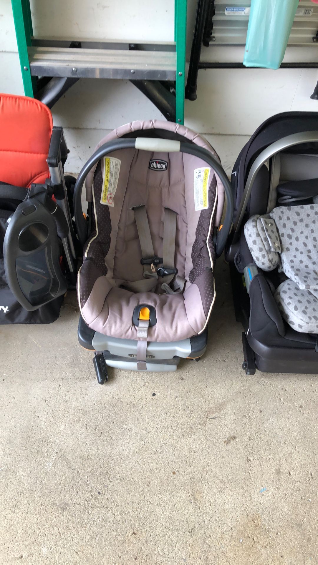 Chicco Infant Car Seat 