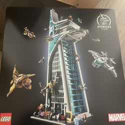 LEGO Marvel Avengers Tower Building Kit, Detailed Recreation of The Iconic HQ Featuring Classic Movie Scenes, 31 Figures 