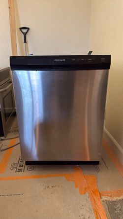 Frigidaire Washer / Oven