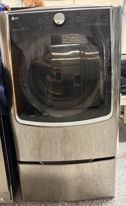 LG 9.0 cu ft Gas Dryer w/ Steam + Storage Pedestal – DLGX9001V
