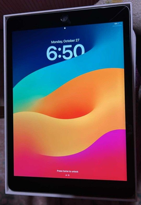 9th Generation I Pad  **New Open Box**