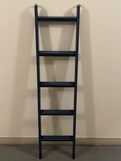 Small 5-Step Wood BLANKET LADDER - firm posted price.