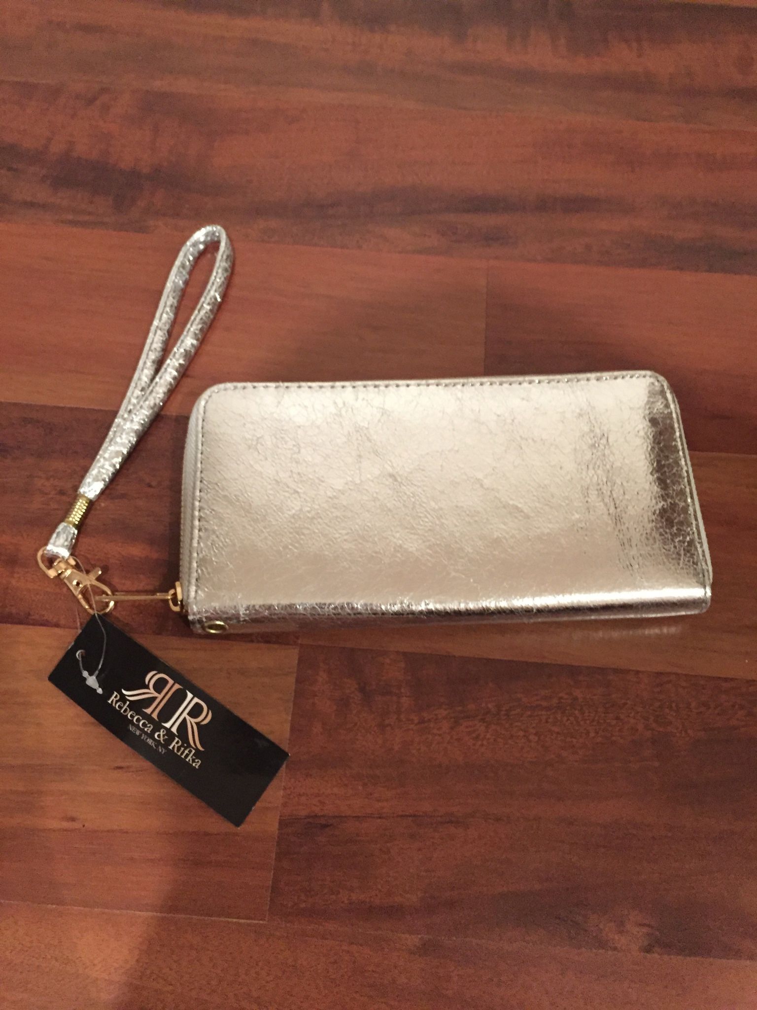 BRAND NEW SILVER WRISTLET