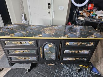 Versace Art Furniture 🎨
