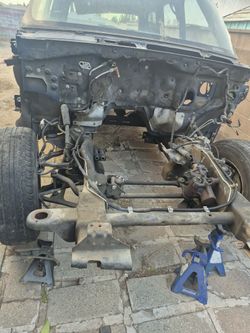 2002 Tahoe Rolling  Chassis Part