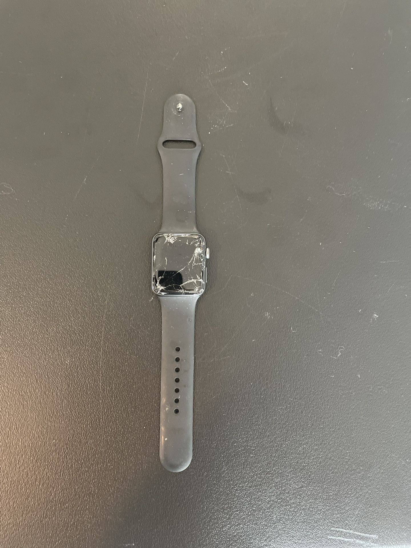 BROKEN APPLE WATCH SERIES 3 42MM