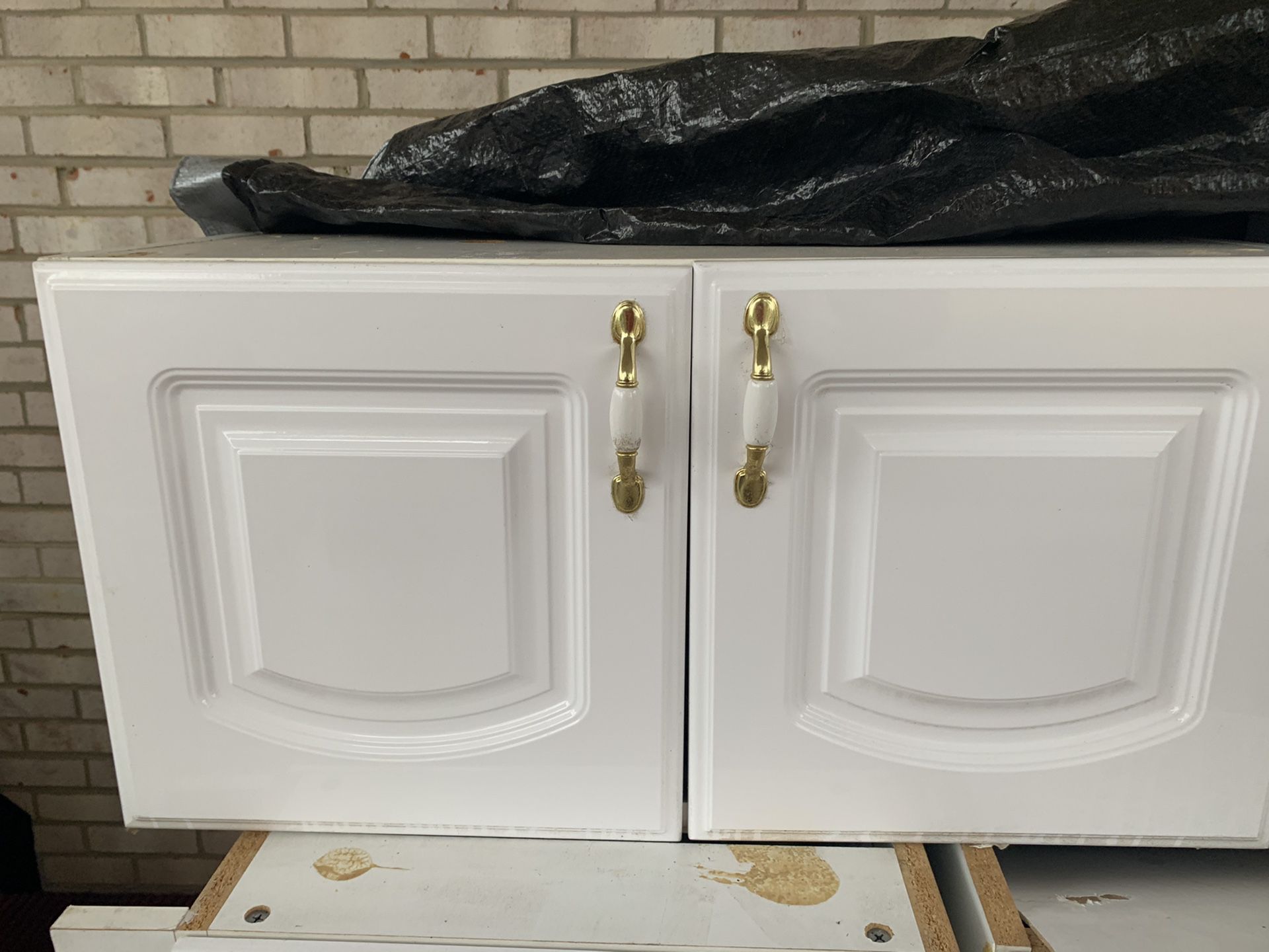 Set of kitchen of cabinets