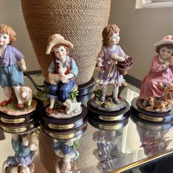 Lot Of 4 Figurines - Giovanni Collection - Children