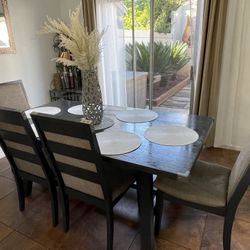 Dining Table Seats (8) Bench/(4) Chairs $150 obo