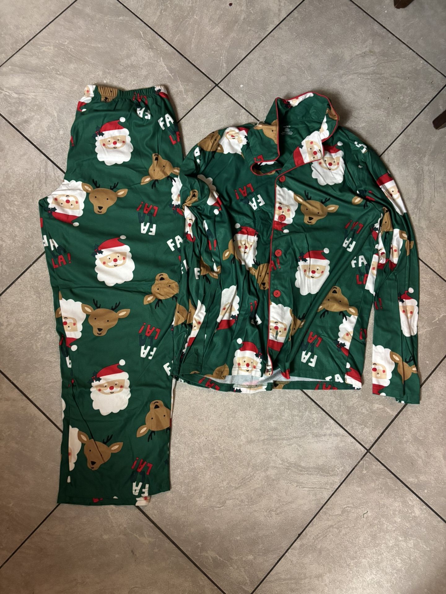 Christmas Clothes  Read Description 