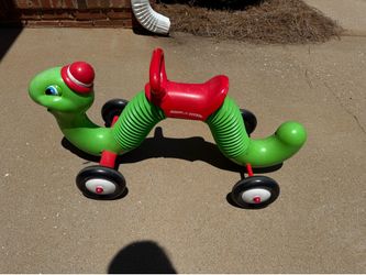 Radio flyer inch worm