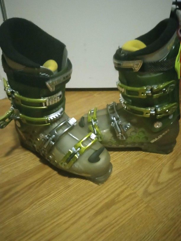 $40 -. Salomon 1080 Foil Ski Boots 9.5