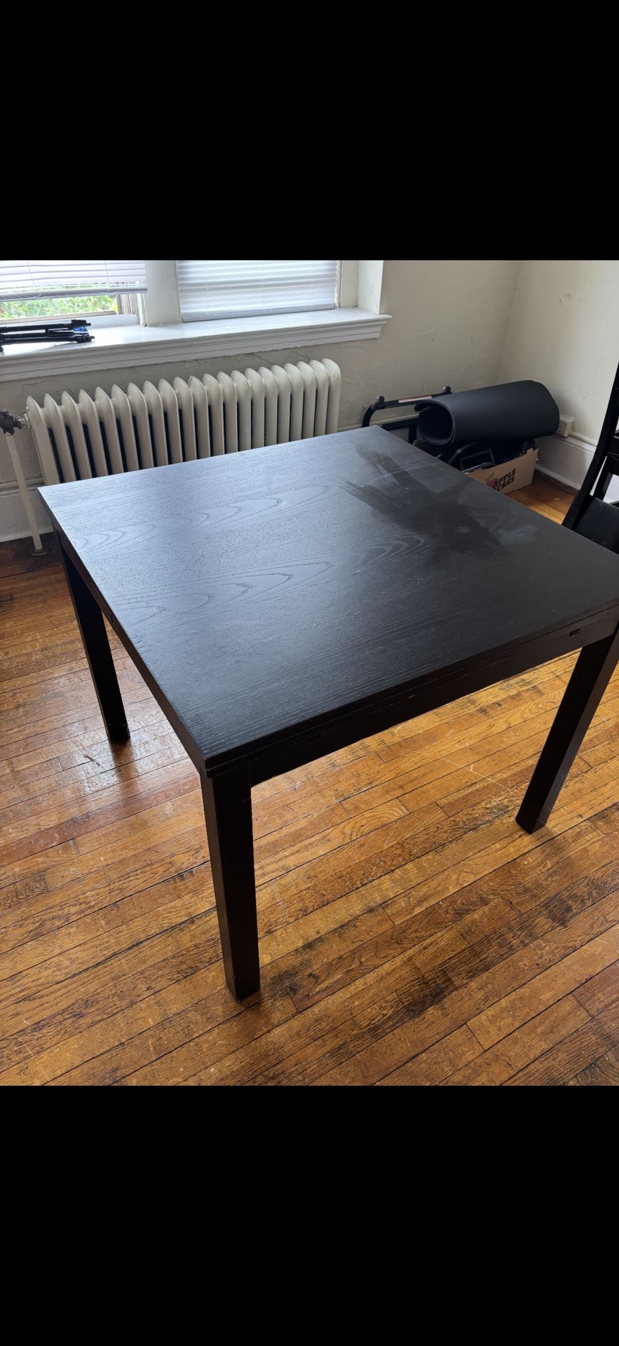 Extendable Wooden Table With Chairs 