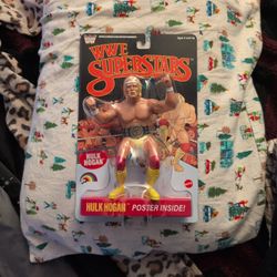Hulk Hogan WWE SUPERSTARS Retro CHASE