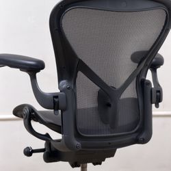 Herman Miller Remastered Aeron PostureFit Size B Office Gaming Chair