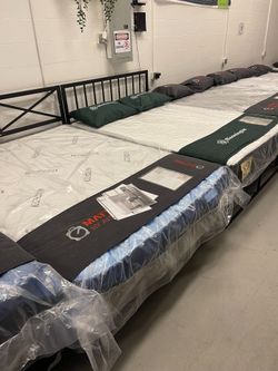 Blowout Sale Mattress All Sizes and Styles! Hybrid Innerspring