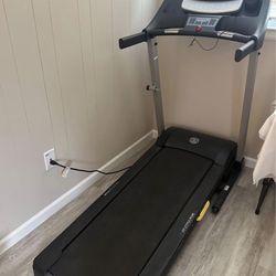 Gold's gym folding discount treadmill