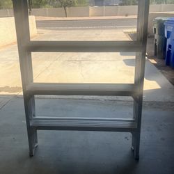 Escalera De 4 Pies De Altura  Para Drywall En 10 Pies 