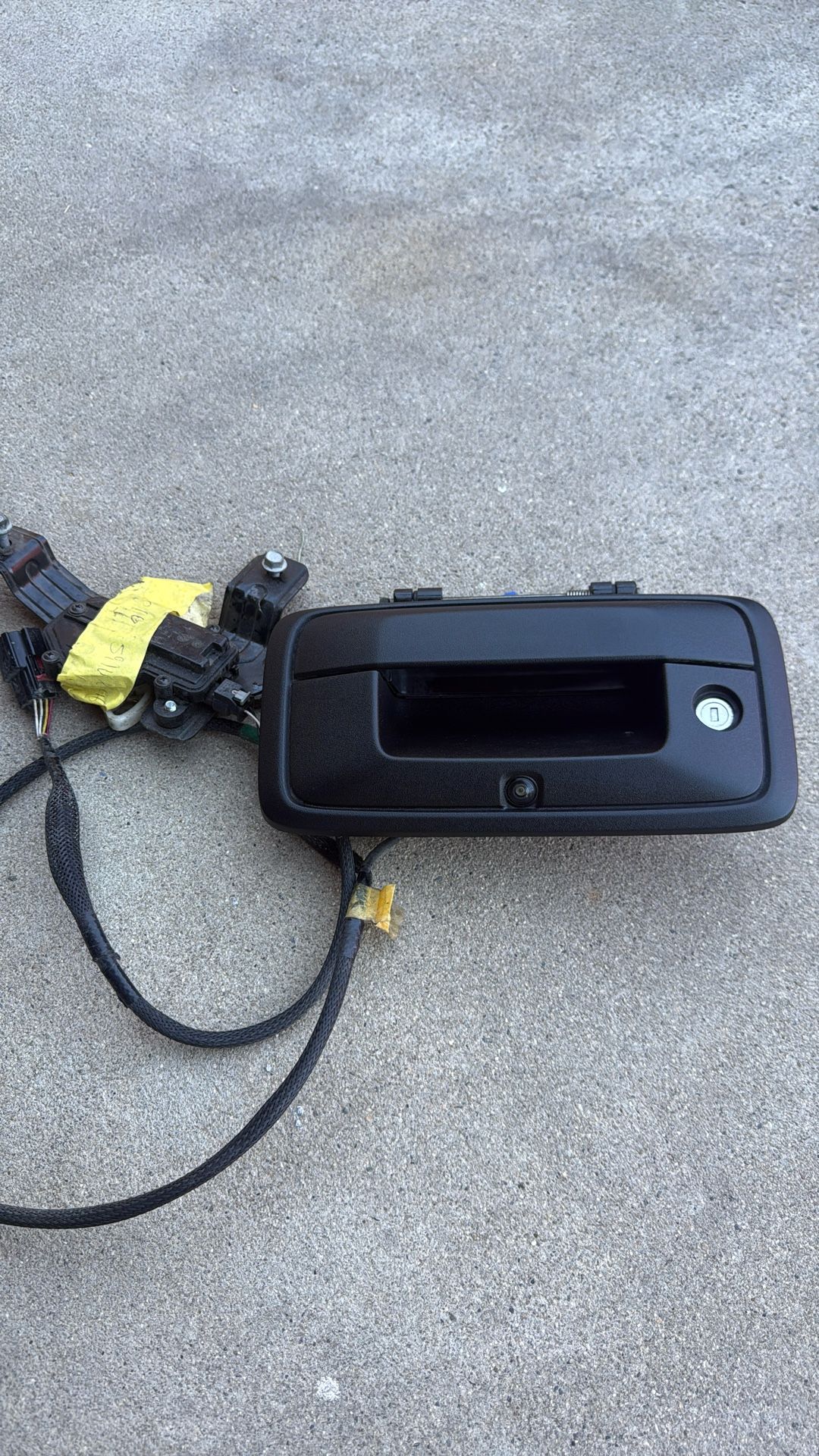 2016 Chevy Silverado Tailgate Handle W/Canara