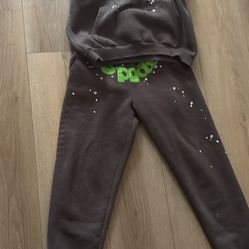 spider set pants and hoodie