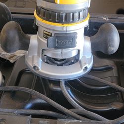DeWalt Router 