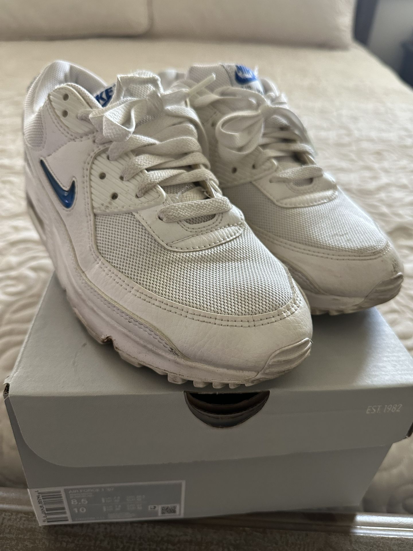Men’s 8.5 Nike’s