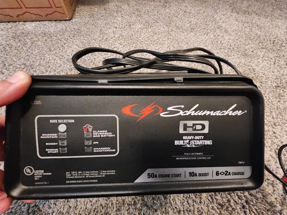 Schumacher SC1305 Battery Charger, Engine Starter for Sale in Topeka