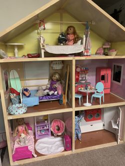 Dollhouse for 18” dolls for Sale in Bothell, WA - OfferUp