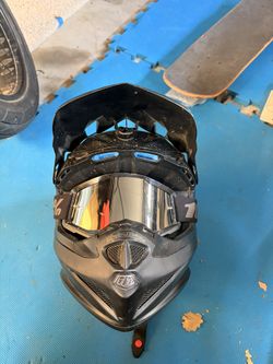 troy lee designs dirtbike helmet