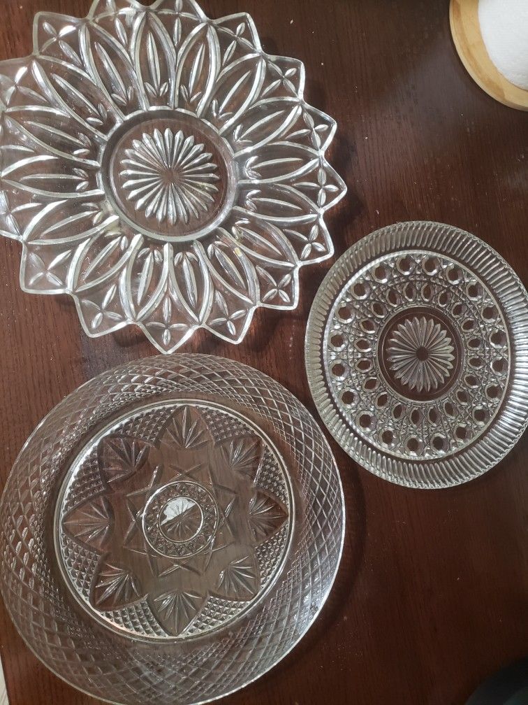 3 Glass Plates/ Snack Trays