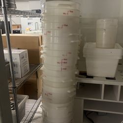 Plastic Containers 