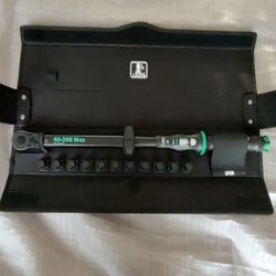 Professional 1/2 inch Wera Tools C3 Torque Wrench with the carrying case 30-146 ft/lb or 40-200 Nm