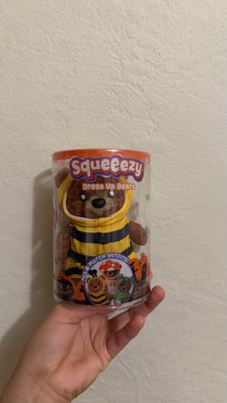 squeeezy dress up bear