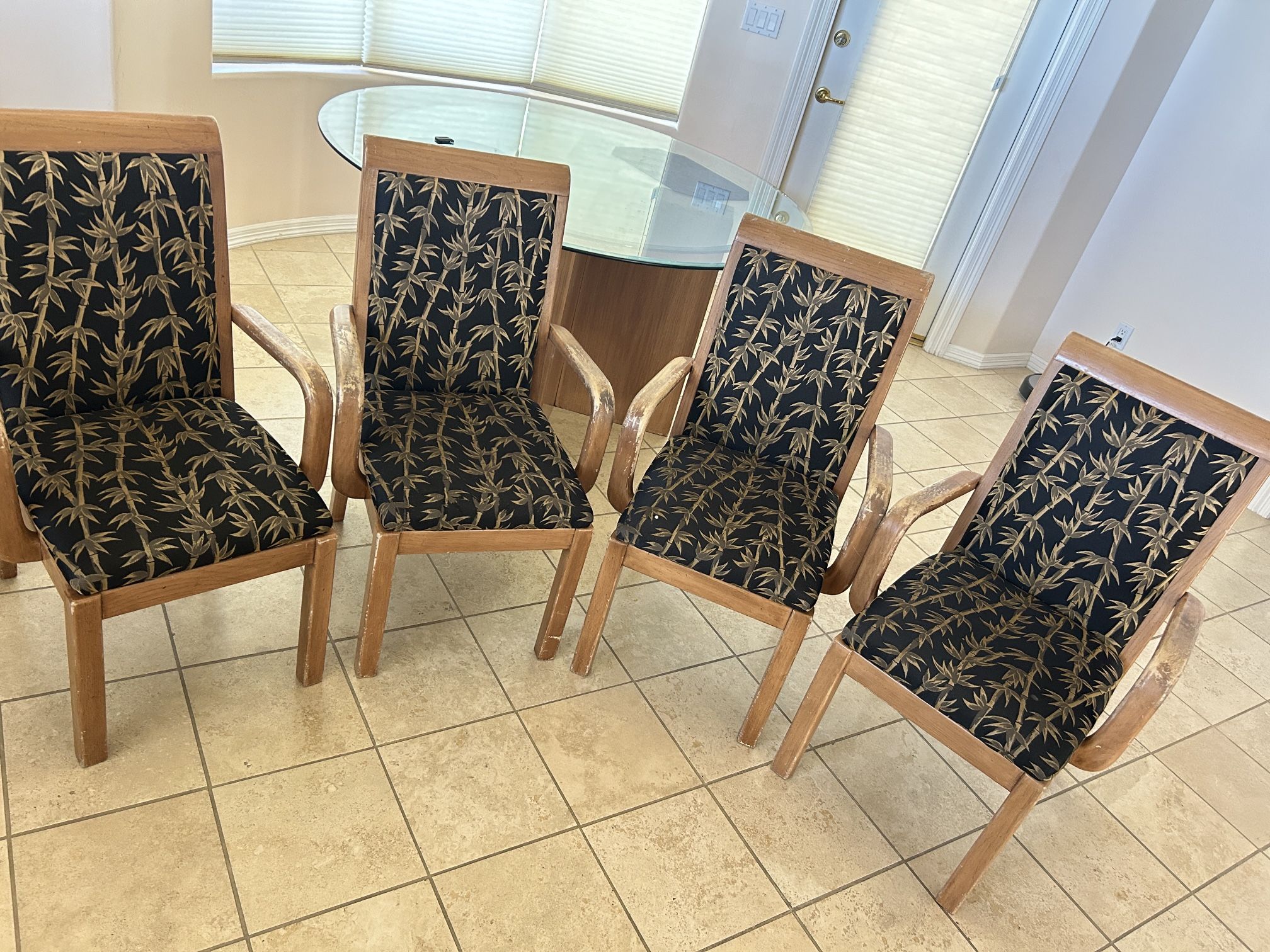 4 Kitchen chairs