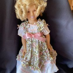 Shirley Temple Doll With 4 Outfits
