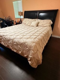 Kelly King bedroom set