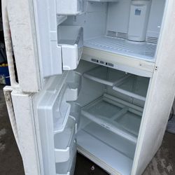 Icy Cold Fridge For $95.00   Very Clean Inside And Icy Cold. Fridge 