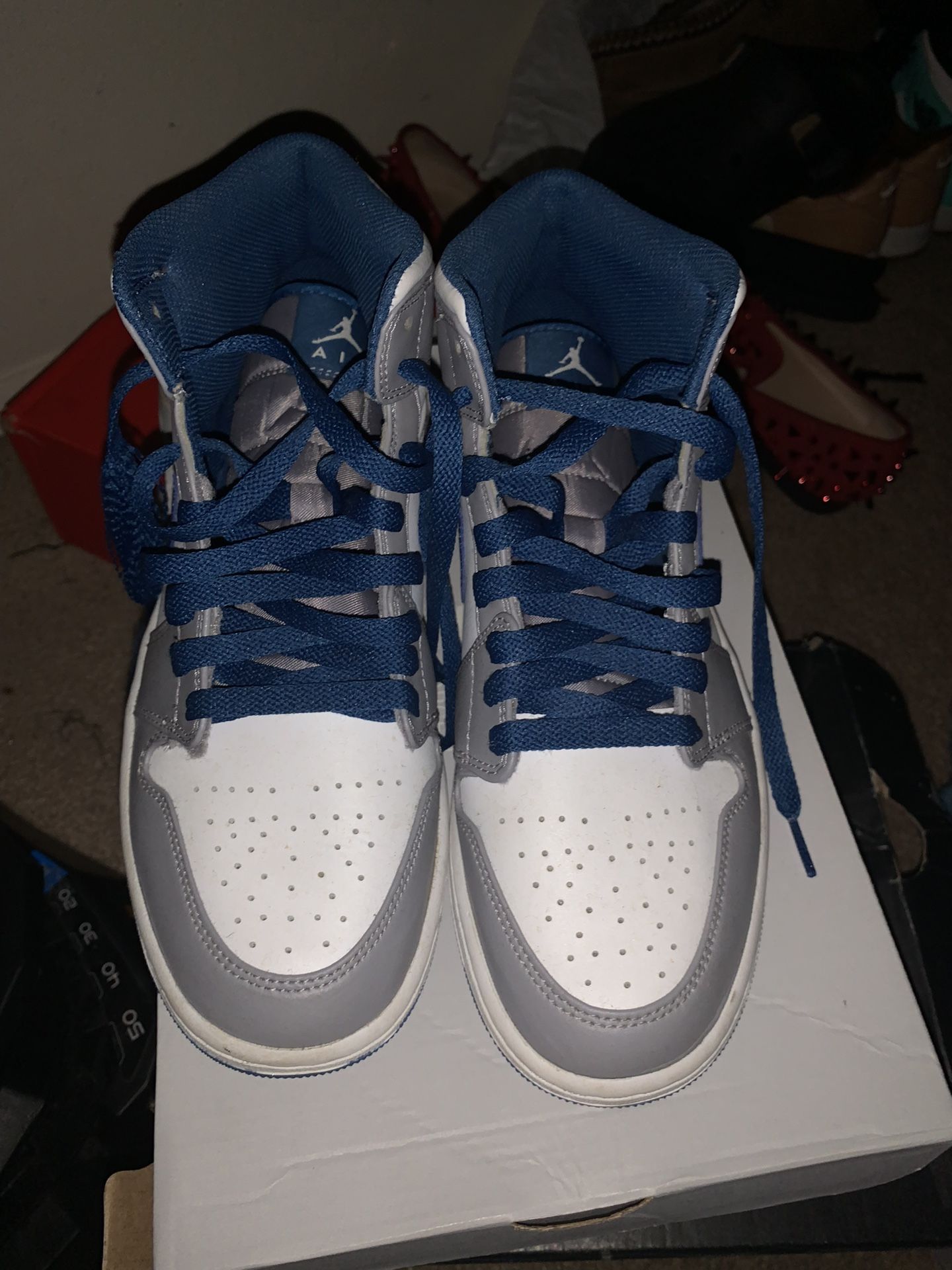 Jordan 1 Mids