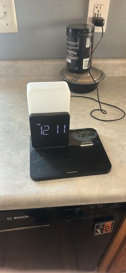 Alarm Clock With Wireless Charger 