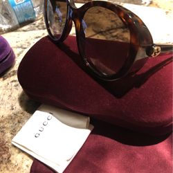 Gucci https://offerup.com/redirect/?o=U3VubnkuTmV3