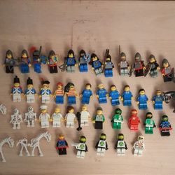 Lego Minifigures Collection,  All Kinds
.... About 140+ Sold as A Lot/Bundle or Individually
