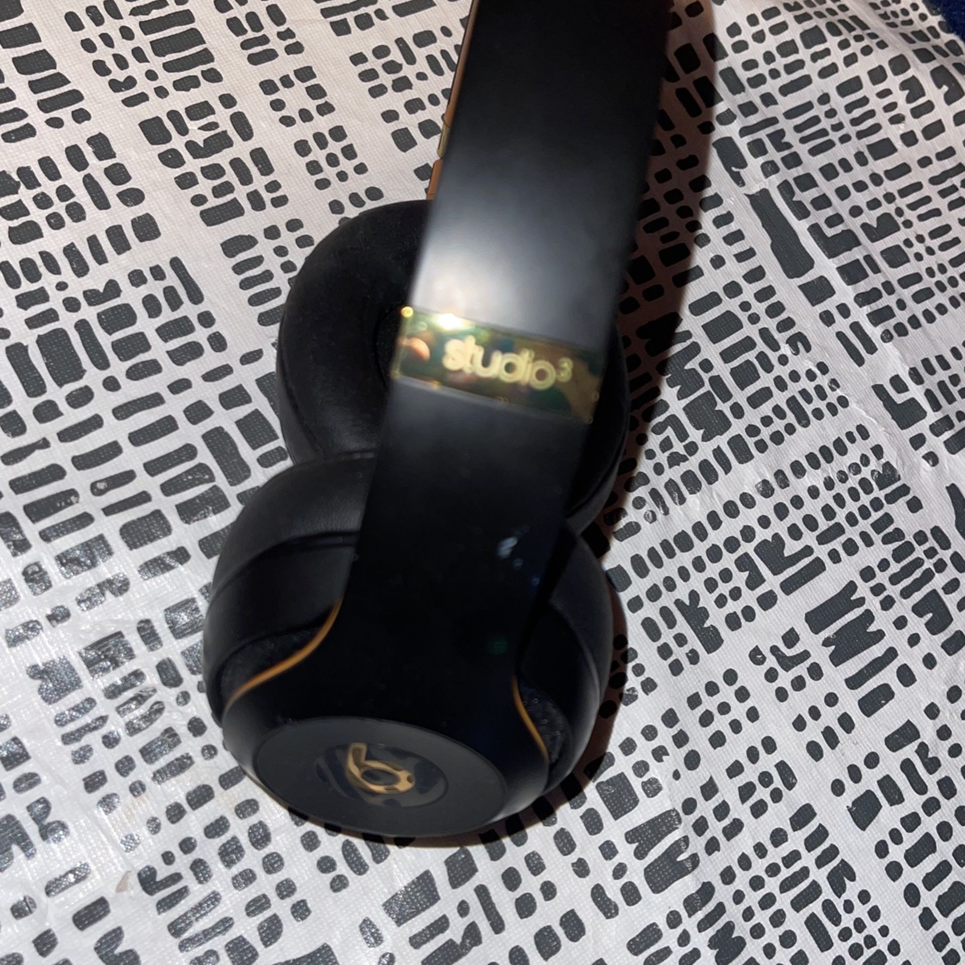 Beats Studio3 - Black With Gold And Peanut butter 