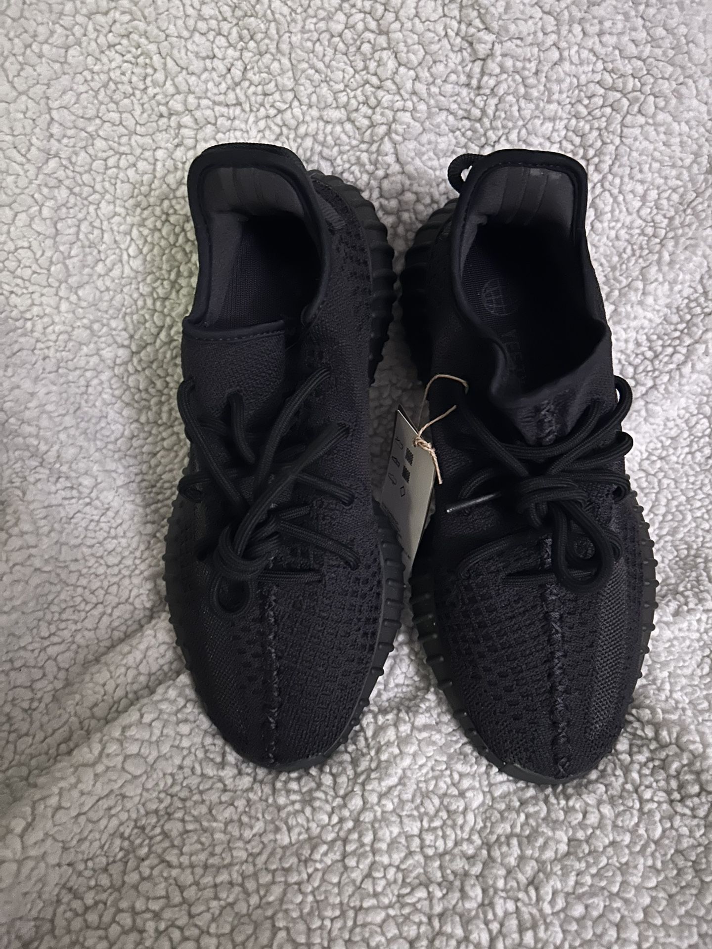 Yeezys, never worn good condition never worn yeezys main image 3