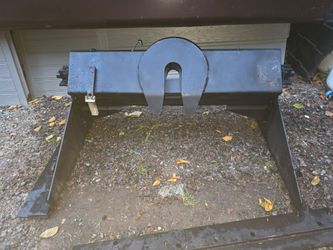 5th wheel hitch with mounts