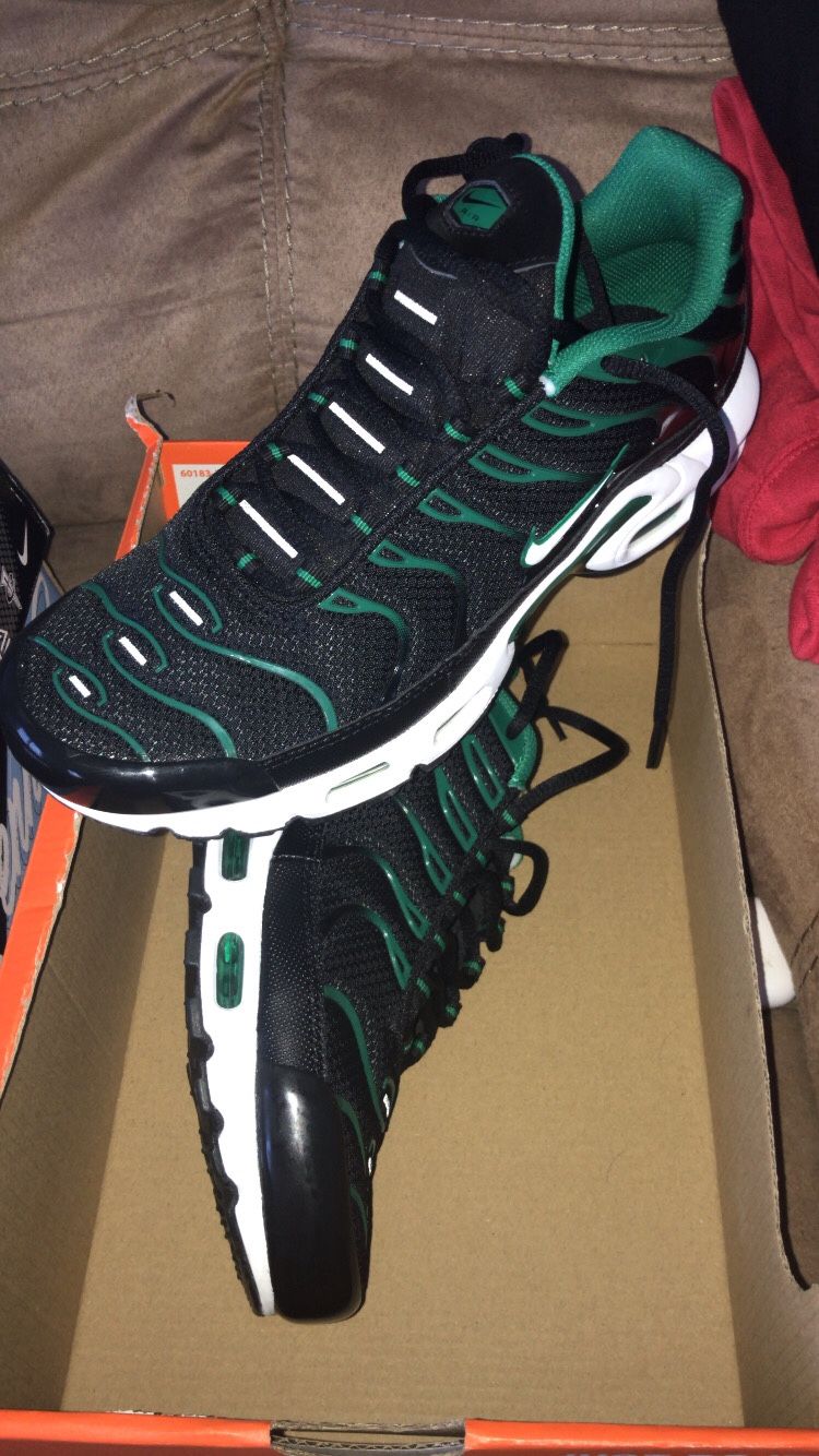 Nike Air Max Plus noir/vert malachite
