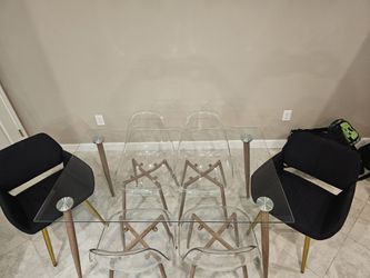 Dinning table w chairs 6 seater