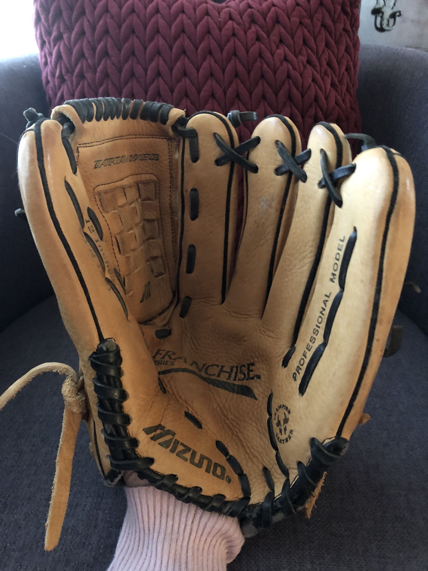 Mizuno Franchise 12” Softball glove